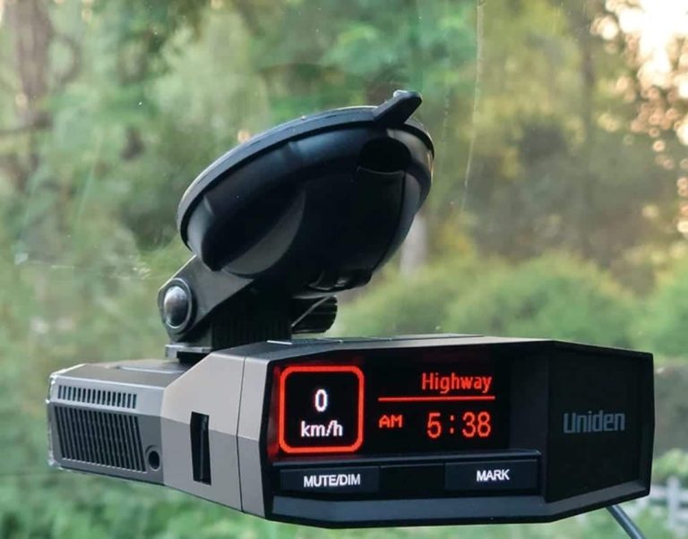 Cómo instalar un detector de radar portátil
